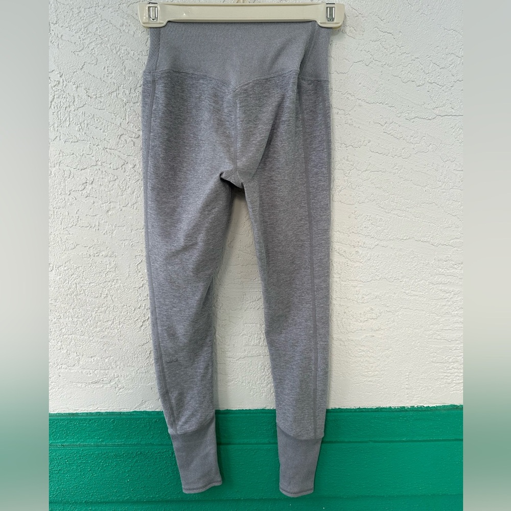 ALO Yoga High-Waist Alosoft Lounge Legging Heather Gray XS - Picture 4 of 15